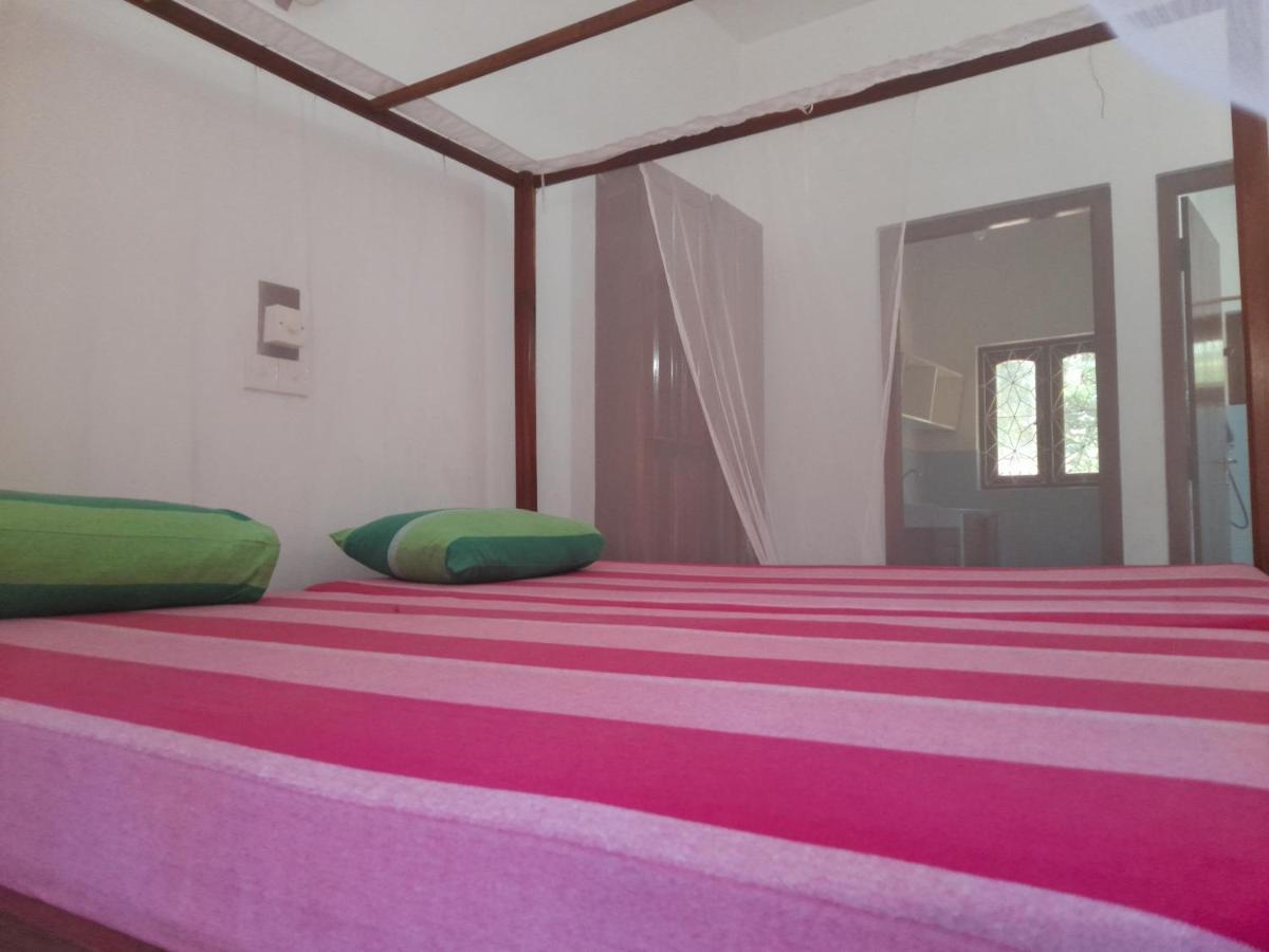 Hotel Santis Hikkaduwa Esterno foto